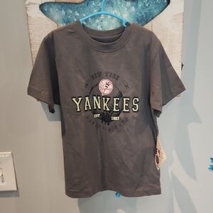 NWT Genuine Merchandise New York Yankees Est 1903 Kids Gray Tshirt Sz 4